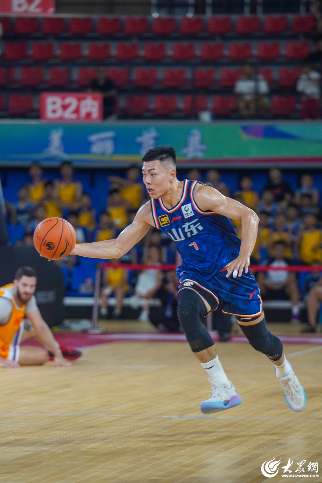 加时末段山东男篮调整名单以备欧超杯；更衣室发声环节打磨；赛场秩序良好；更衣室氛围转暖的简单介绍-九游体育入口